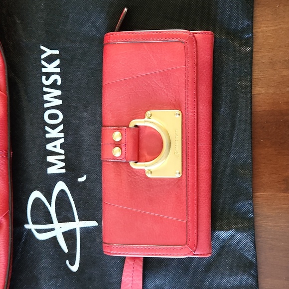 B. Makowsky Red Leather Handbag and Wallet - Picture 5 of 12